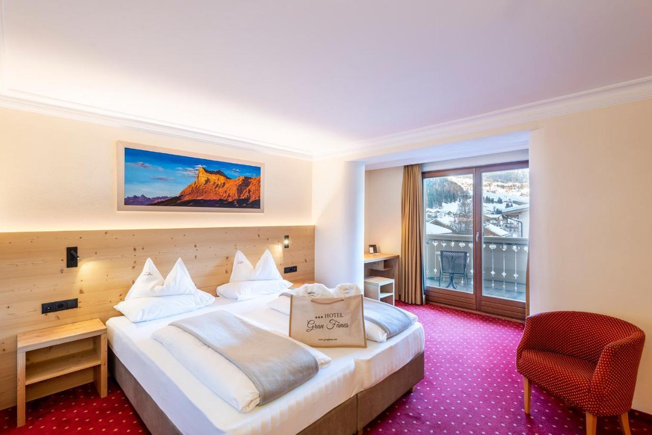 Hotel Gran Fanes กอร์วารา อิน บาเดีย ภายนอก รูปภาพ