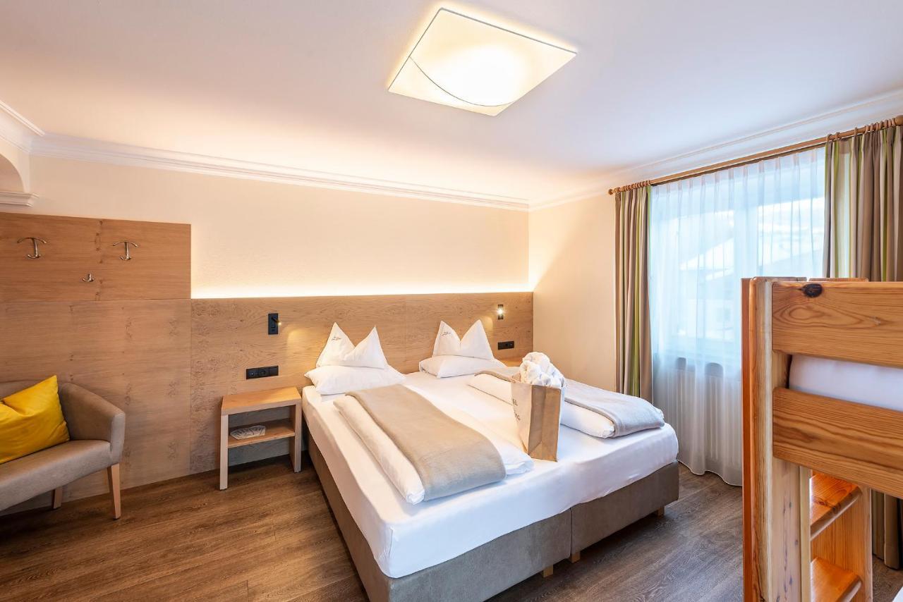 Hotel Gran Fanes กอร์วารา อิน บาเดีย ภายนอก รูปภาพ